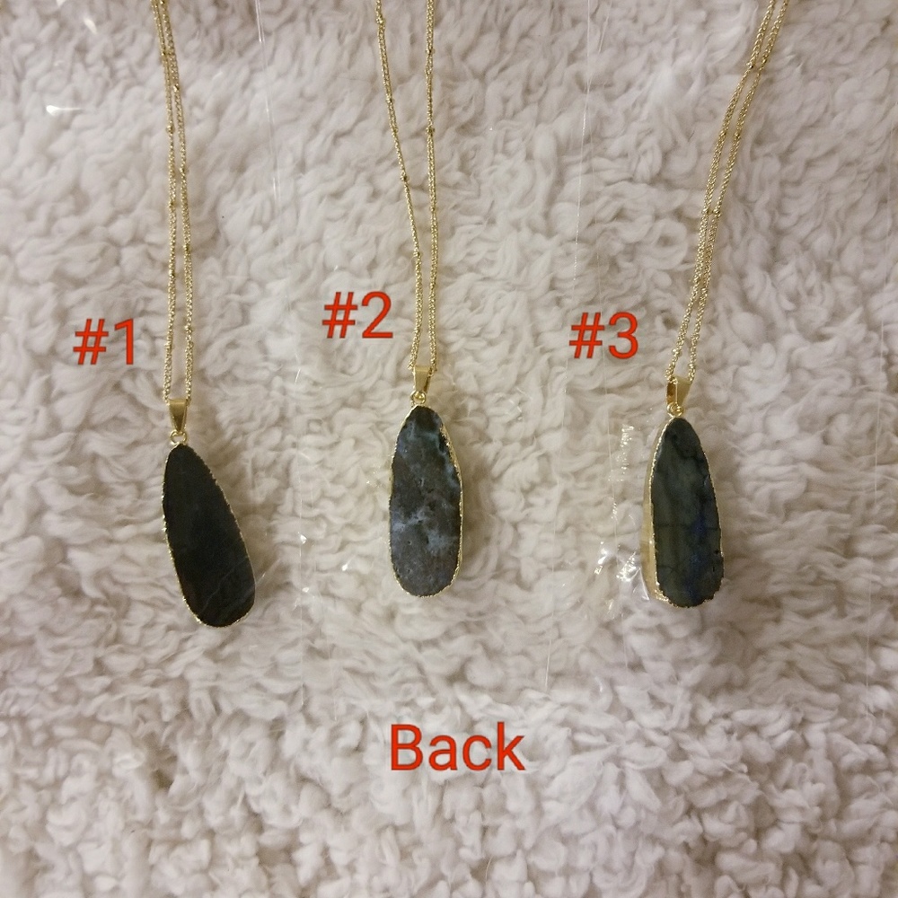 🎉HPx2🎉Gorgeous Gold Druzy Fashion Necklace - Picture 6 of 8